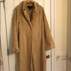 FU DA coat size Large tan